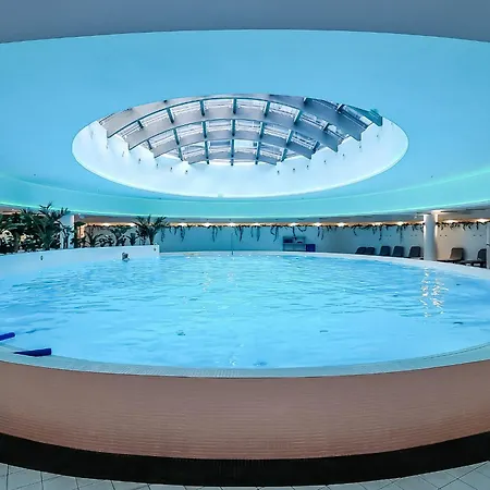 Ans Hanza Tower 15th Floor With View, Swimming Pool Area With Saunas, Viewing Terrace Lägenhet